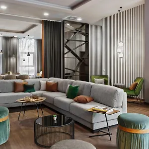 By Marriott East Отель