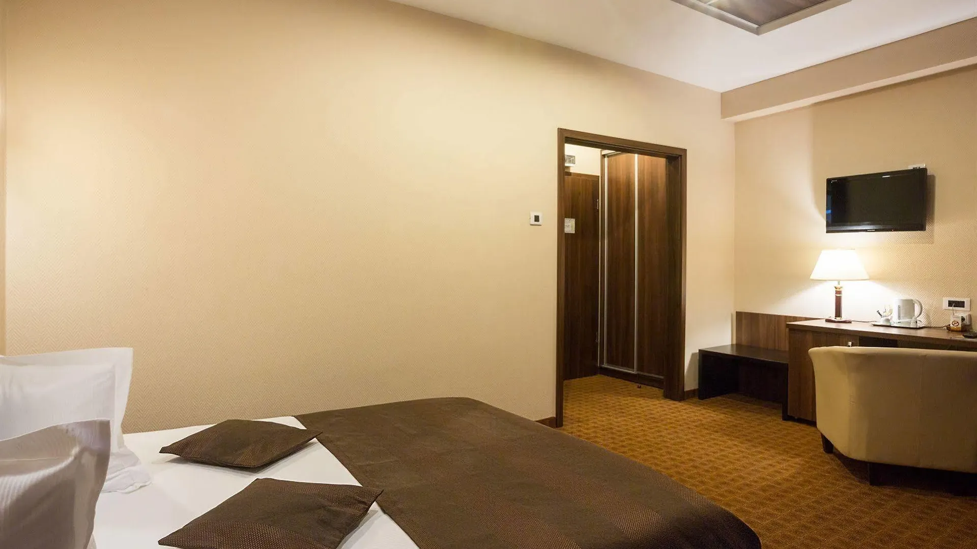 Inter Business Bucharest Hotell 4*,  Rumänien